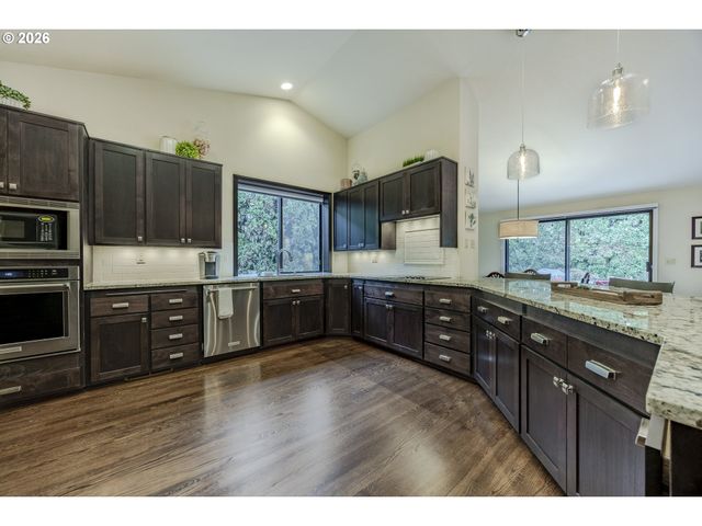 2071 MUSKET St, Eugene, OR 97408