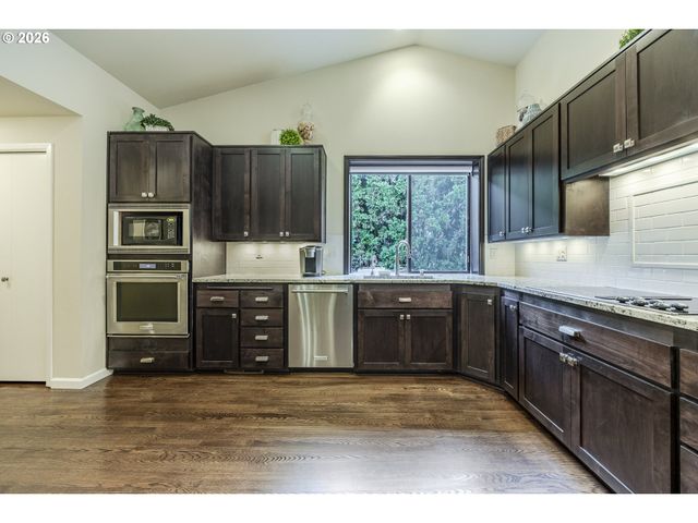 2071 MUSKET St, Eugene, OR 97408