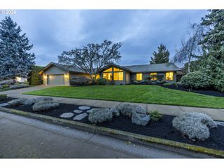 2071 MUSKET St, Eugene, OR 97408