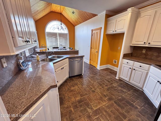 402 Provision Parkway, Brandon, MS 39042