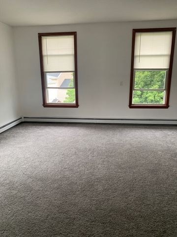 6 Exchange St A, Templeton, MA 01436