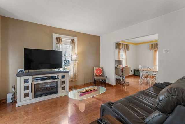 17 Tyler St, Malden, MA 02148