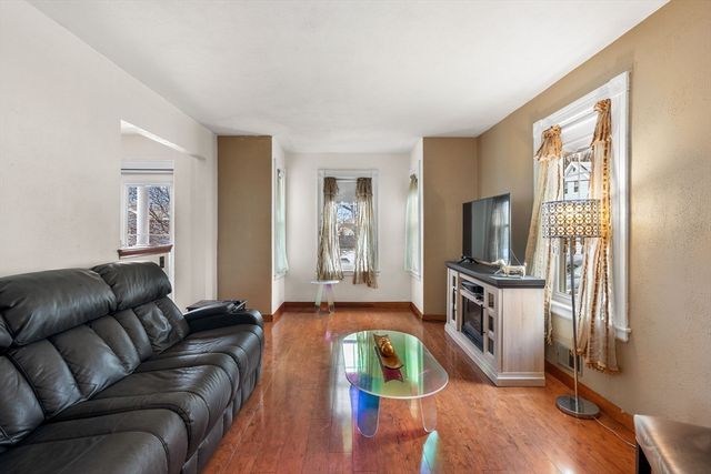 17 Tyler St, Malden, MA 02148