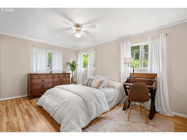 4307 Sw MARIGOLD St, Portland, OR 97219