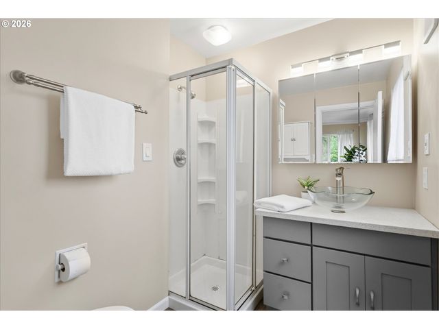 4307 Sw MARIGOLD St, Portland, OR 97219
