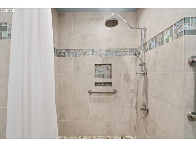4307 Sw MARIGOLD St, Portland, OR 97219
