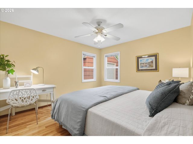 4307 Sw MARIGOLD St, Portland, OR 97219