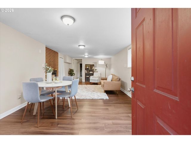 4307 Sw MARIGOLD St, Portland, OR 97219