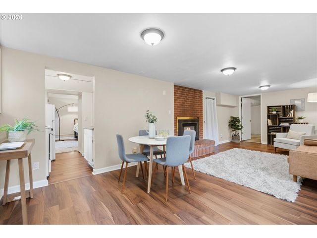 4307 Sw MARIGOLD St, Portland, OR 97219