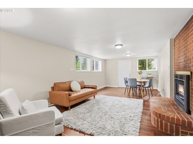 4307 Sw MARIGOLD St, Portland, OR 97219
