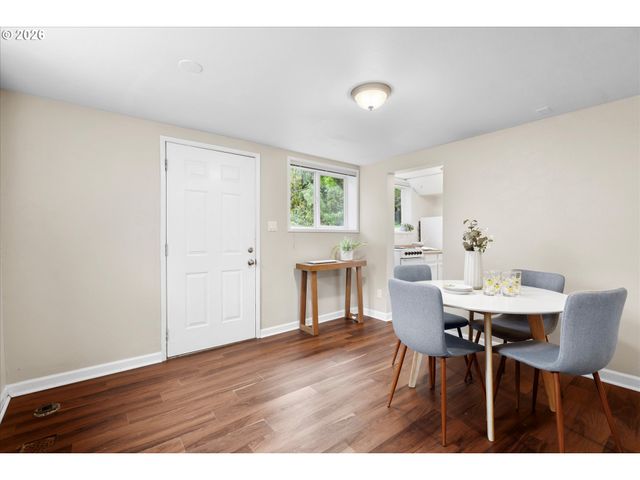 4307 Sw MARIGOLD St, Portland, OR 97219