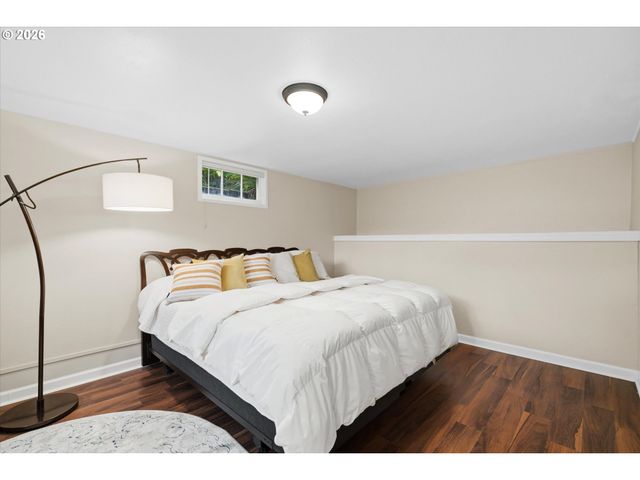 4307 Sw MARIGOLD St, Portland, OR 97219