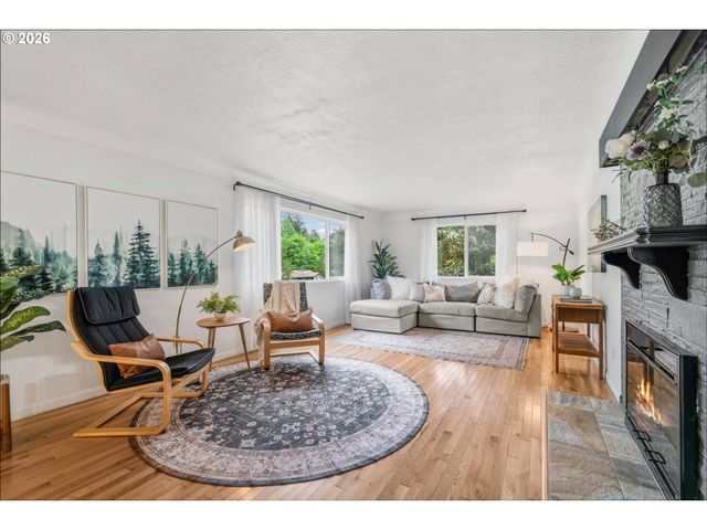 4307 Sw MARIGOLD St, Portland, OR 97219