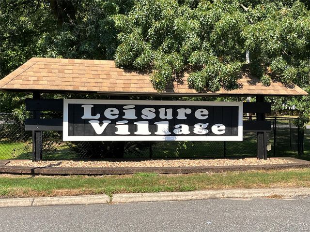 373 Woodbridge Drive B, Ridge, NY 11961