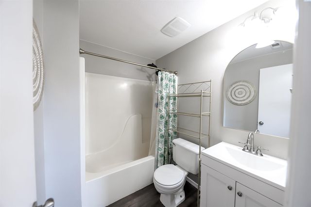 4728 Forsythia St, West Richland, WA 99353