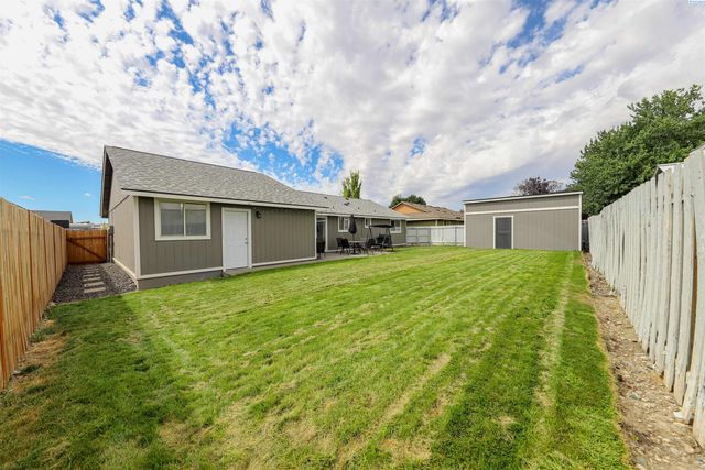 4728 Forsythia St, West Richland, WA 99353