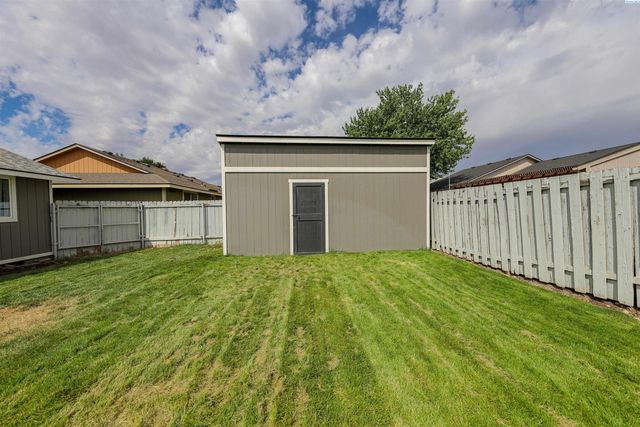 4728 Forsythia St, West Richland, WA 99353
