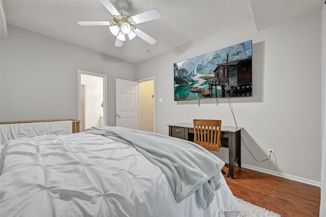 211 Live Oak Lane, Friendswood, TX 77546