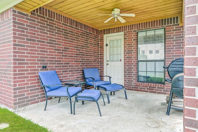 211 Live Oak Lane, Friendswood, TX 77546