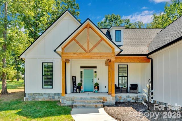 2754 Emperor Street, Claremont, NC 28610