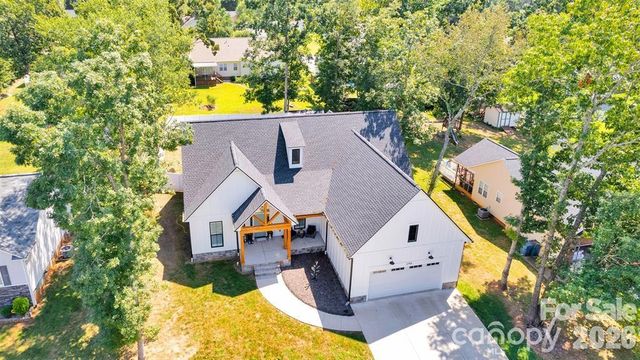 2754 Emperor Street, Claremont, NC 28610