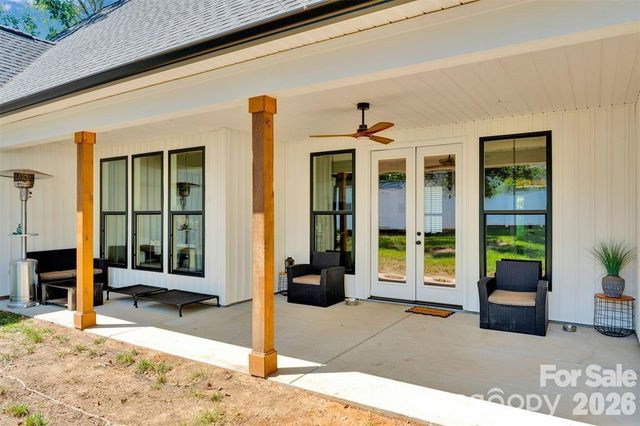 2754 Emperor Street, Claremont, NC 28610