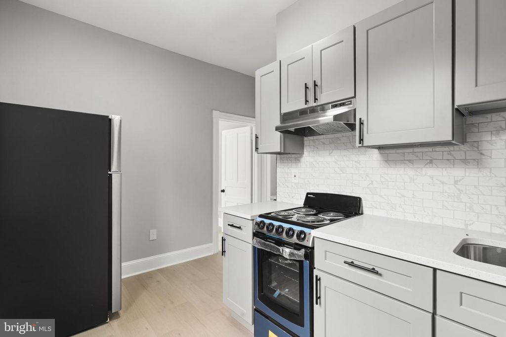 216 COLLINGDALE AVE #3, Collingdale, PA 19023