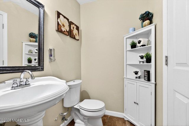 45 Winchester Court, Aberdeen, NJ 07747