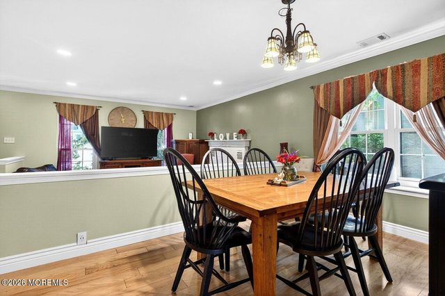 45 Winchester Court, Aberdeen, NJ 07747
