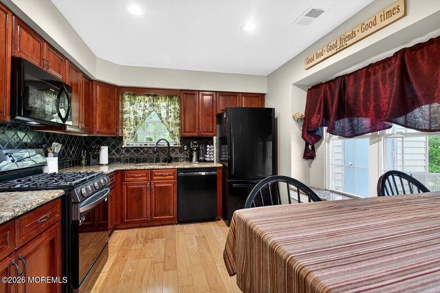 45 Winchester Court, Aberdeen, NJ 07747