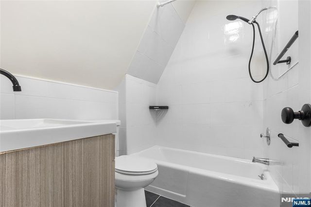 676 Chestnut 3, Kearny, NJ 07032