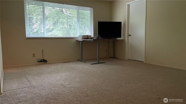 23525 SE 32nd Way, Sammamish, WA 98029