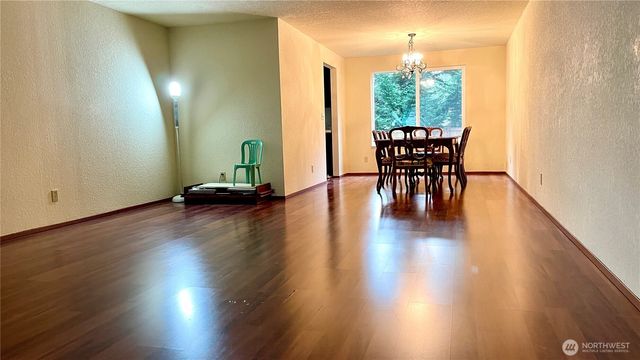 23525 SE 32nd Way, Sammamish, WA 98029