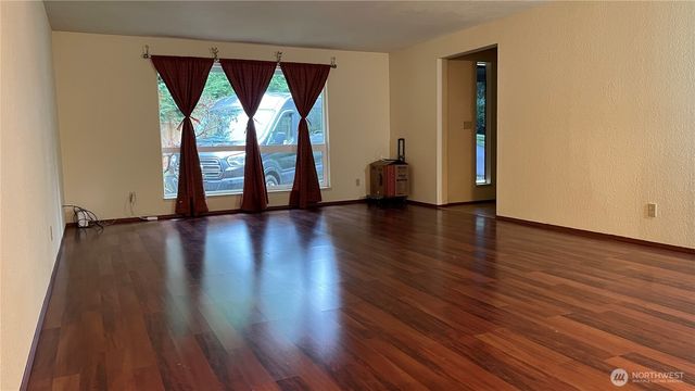 23525 SE 32nd Way, Sammamish, WA 98029