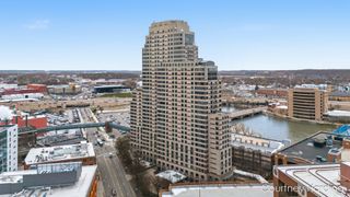 128 Campau Circle NW, Grand Rapids, MI 49503