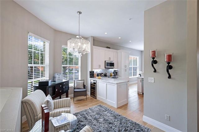 898 Egrets RUN # 201, Naples, FL 34108