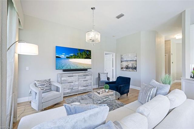 898 Egrets RUN # 201, Naples, FL 34108