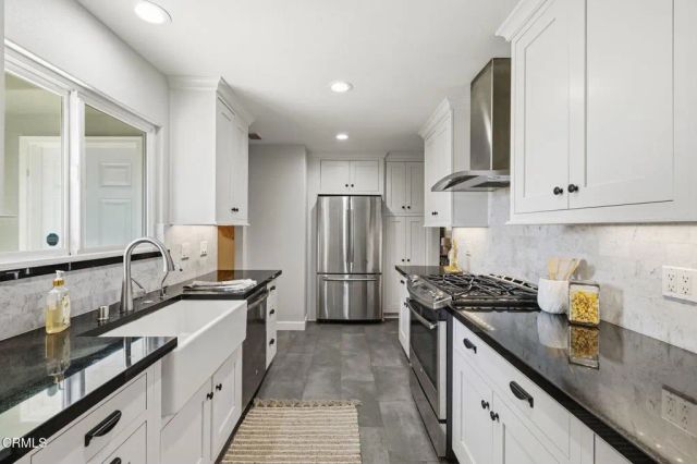 400 Atmore Drive, Santa Paula, CA 93060