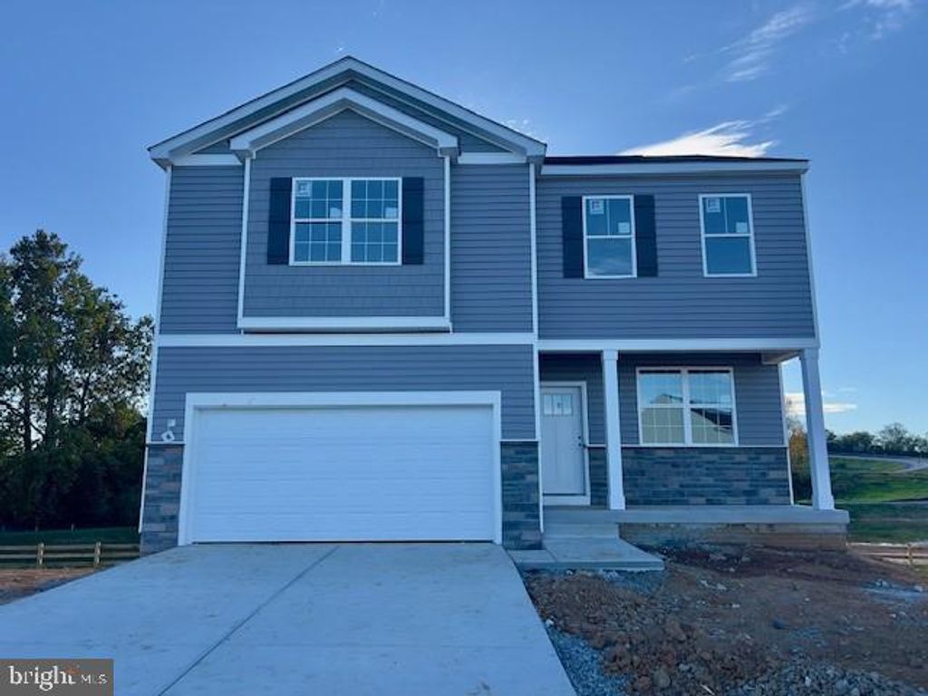 319 ECLIPSE ST, Charles Town, WV 25414