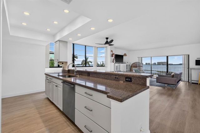 602 LIME AVENUE 101, Clearwater, FL 33756