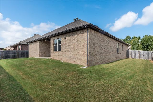 5602 W Murfield Drive, Rogers, AR 72758