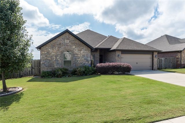 5602 W Murfield Drive, Rogers, AR 72758