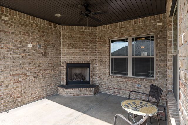 5602 W Murfield Drive, Rogers, AR 72758