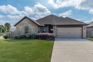 5602 W Murfield Drive, Rogers, AR 72758