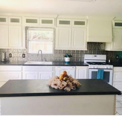 1308 Hospital Drive, Angleton, TX 77515