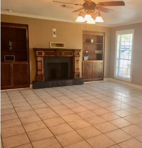 1308 Hospital Drive, Angleton, TX 77515