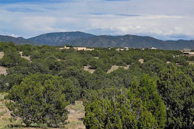 20 Arriba Circle, Santa Fe, NM 87506
