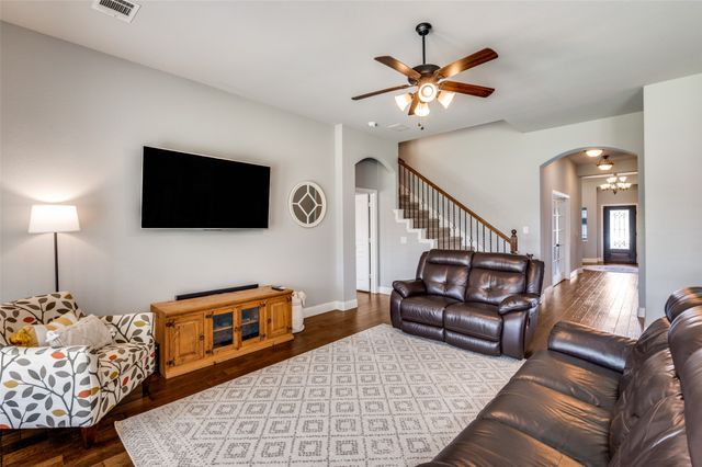 1116 Broken Wheel Trail, Aubrey, TX 76227