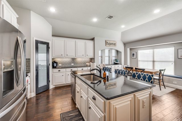 1116 Broken Wheel Trail, Aubrey, TX 76227