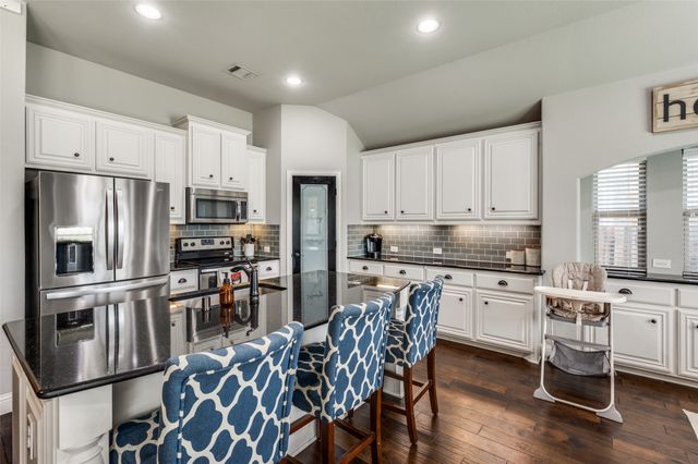 1116 Broken Wheel Trail, Aubrey, TX 76227